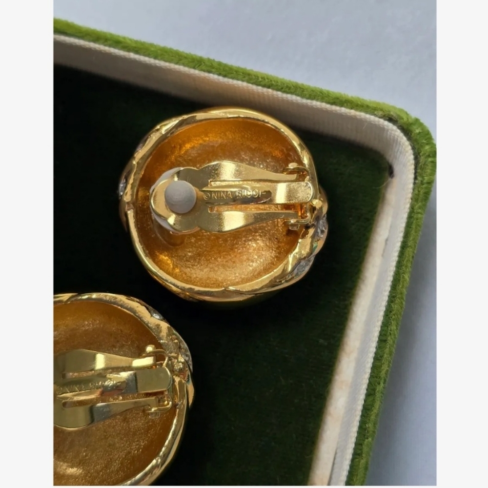 Nina Ricci Clips - Picture 3 of 4